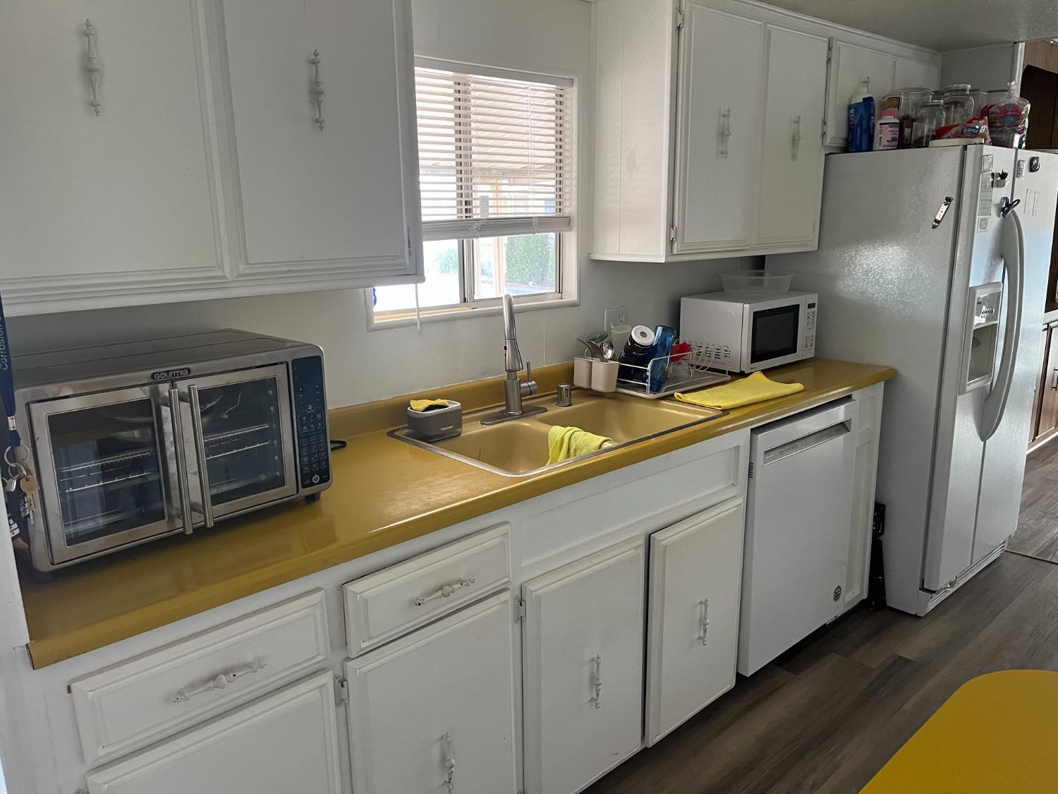 5040 Jackson St 106