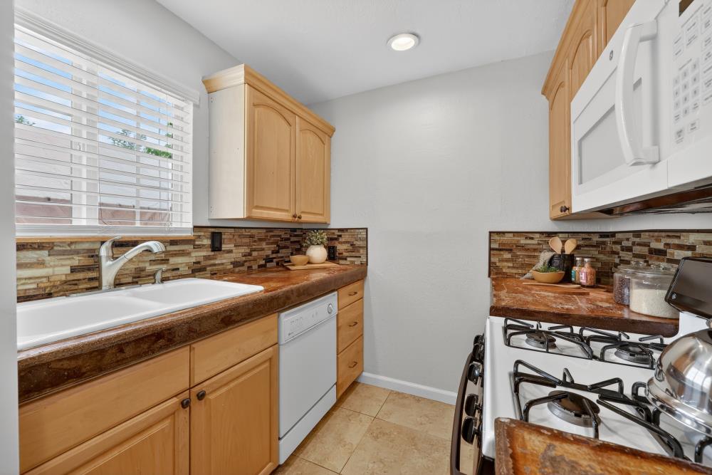 7641 Twin Oaks Avenue