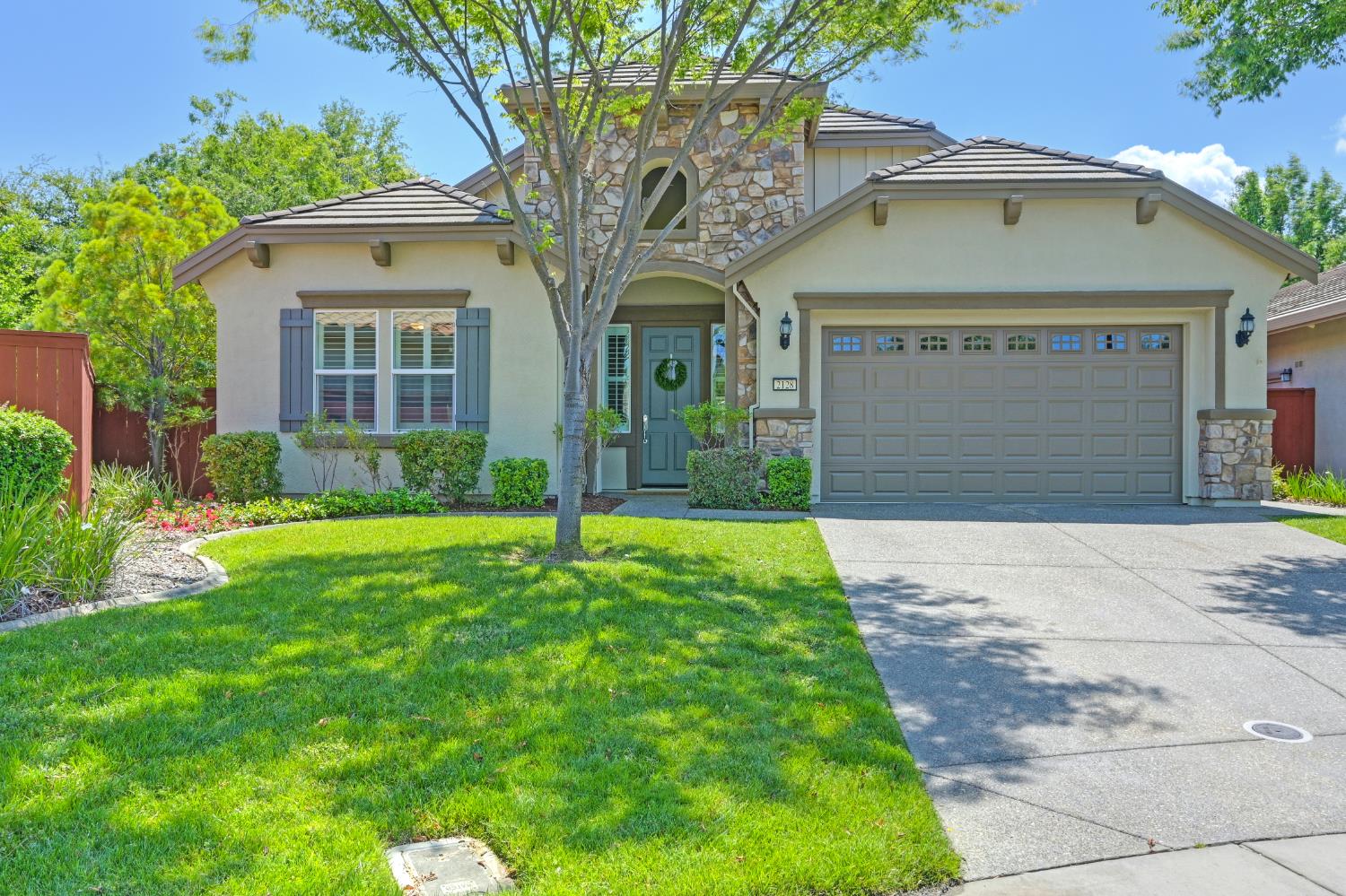 2128 Land End Loop