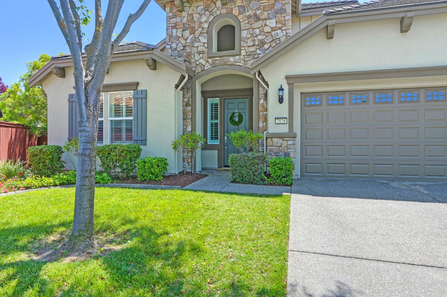 2128 Land End Loop