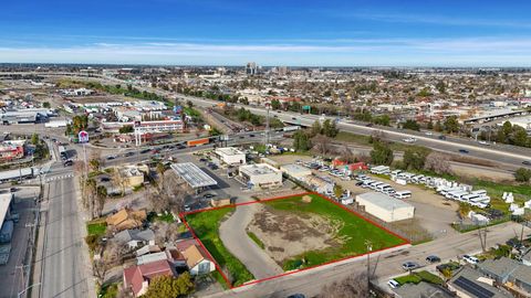 760 W Charter Way Stockton CA 95206
