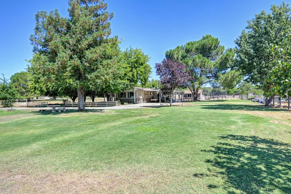 4909 Window Lane