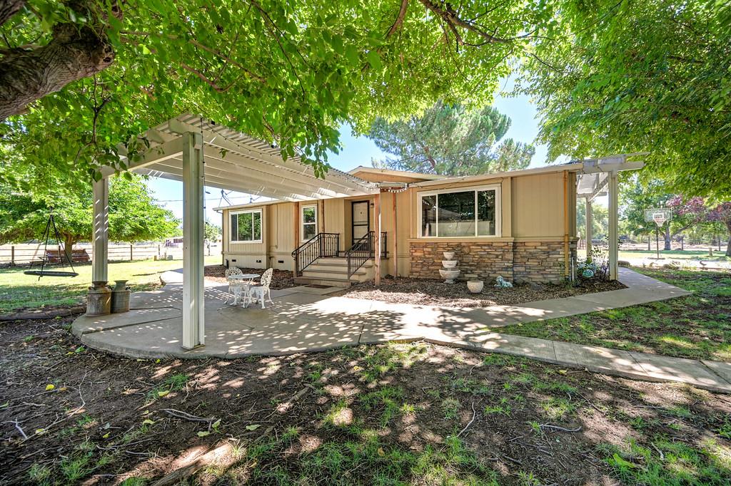 4909 Window Lane
