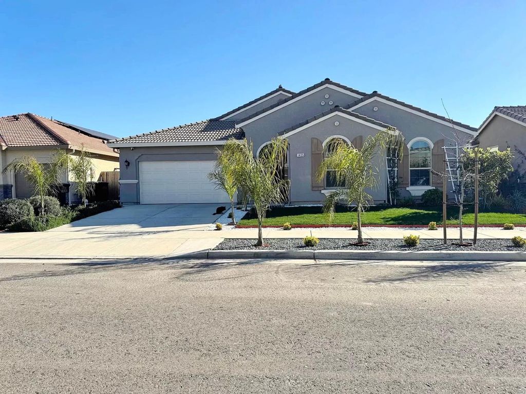 Photo of 1405 W Tyler Court, Tulare, CA 93291 (MLS # 225126562)
