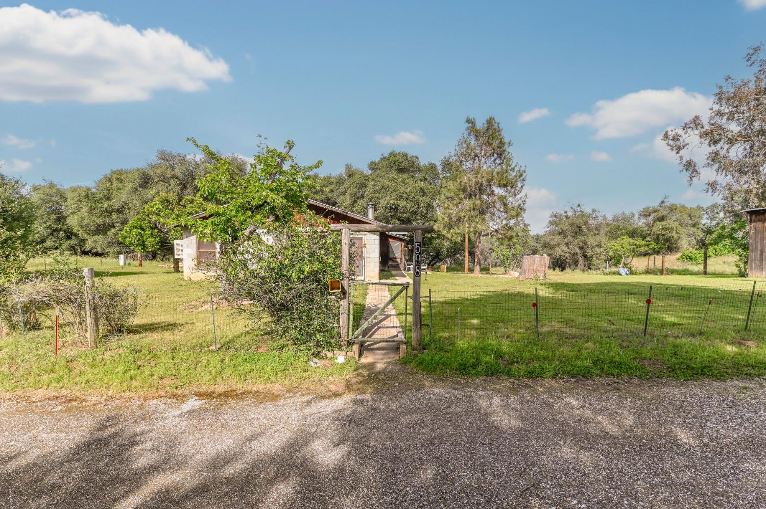 598 Sultana Lane