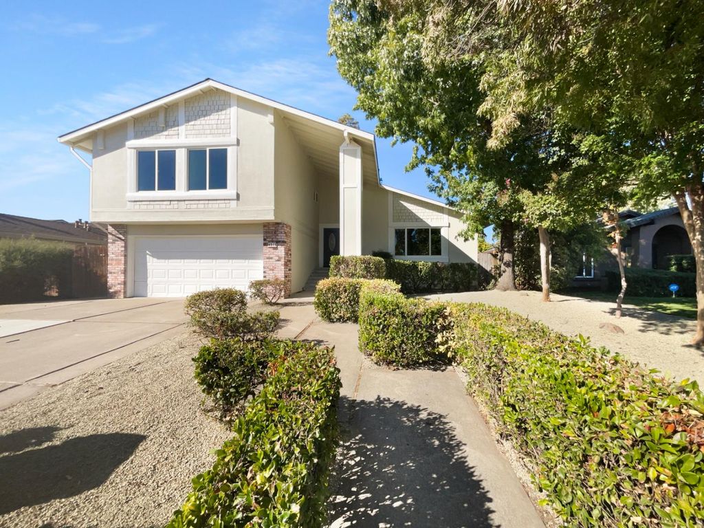 Photo of 4515 Montril Way, Sacramento, CA 95823 (MLS # 225132529)