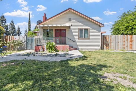 2561 Michigan Avenue Modesto CA 95358