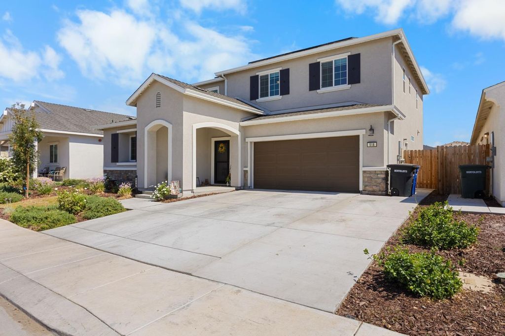 Photo of 518 Bedfordshire Drive, Patterson, CA 95363 (MLS # 226015732)