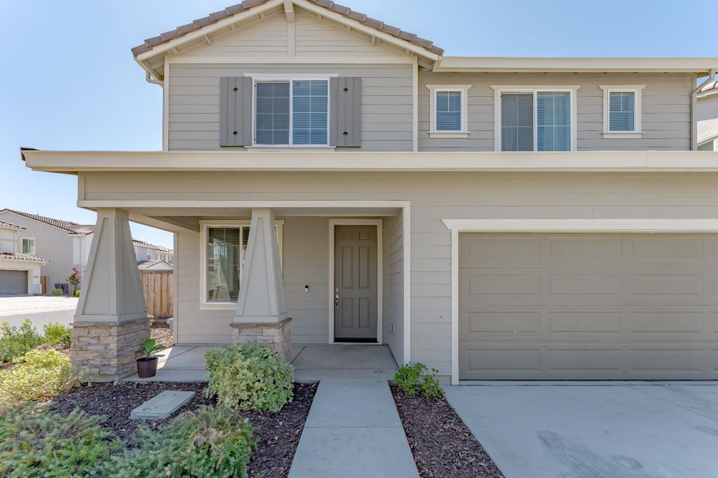Photo of 4208 Molten Creek Way, Roseville, CA 95747 (MLS # 225117147)