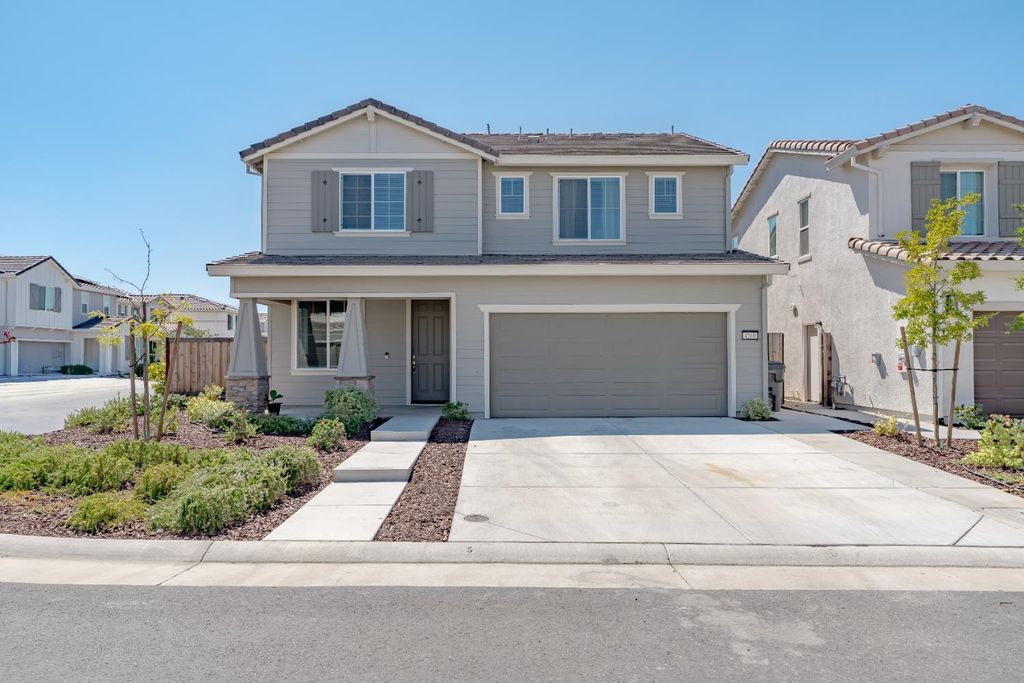 Photo of 4208 Molten Creek Way, Roseville, CA 95747 (MLS # 225117147)
