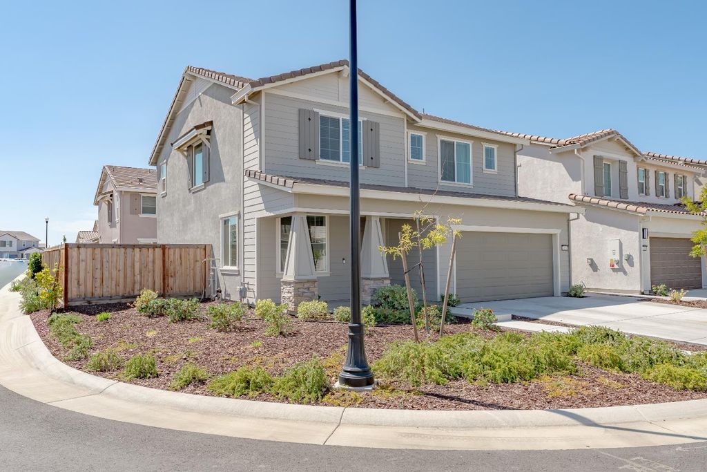 Photo of 4208 Molten Creek Way, Roseville, CA 95747 (MLS # 225117147)