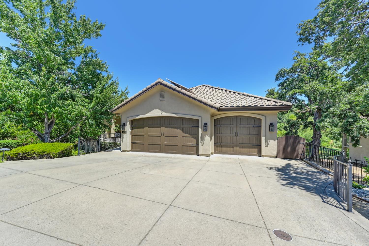 4021 Clubview Court