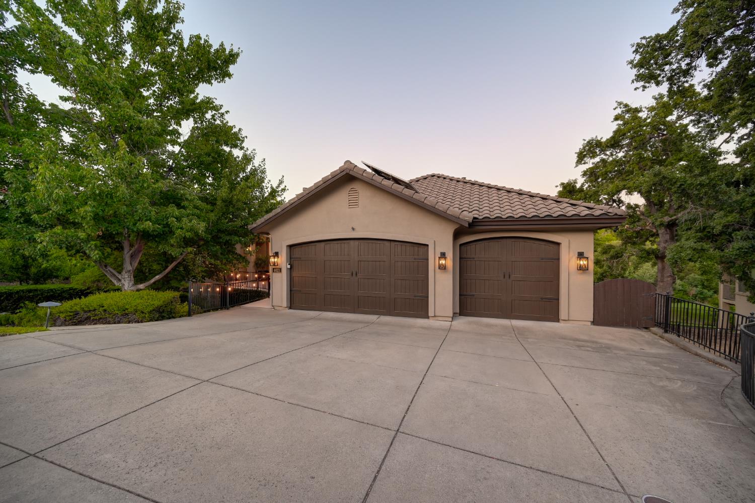 4021 Clubview Court