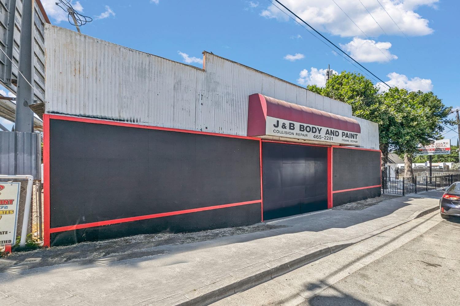 2200 Country Club Boulevard