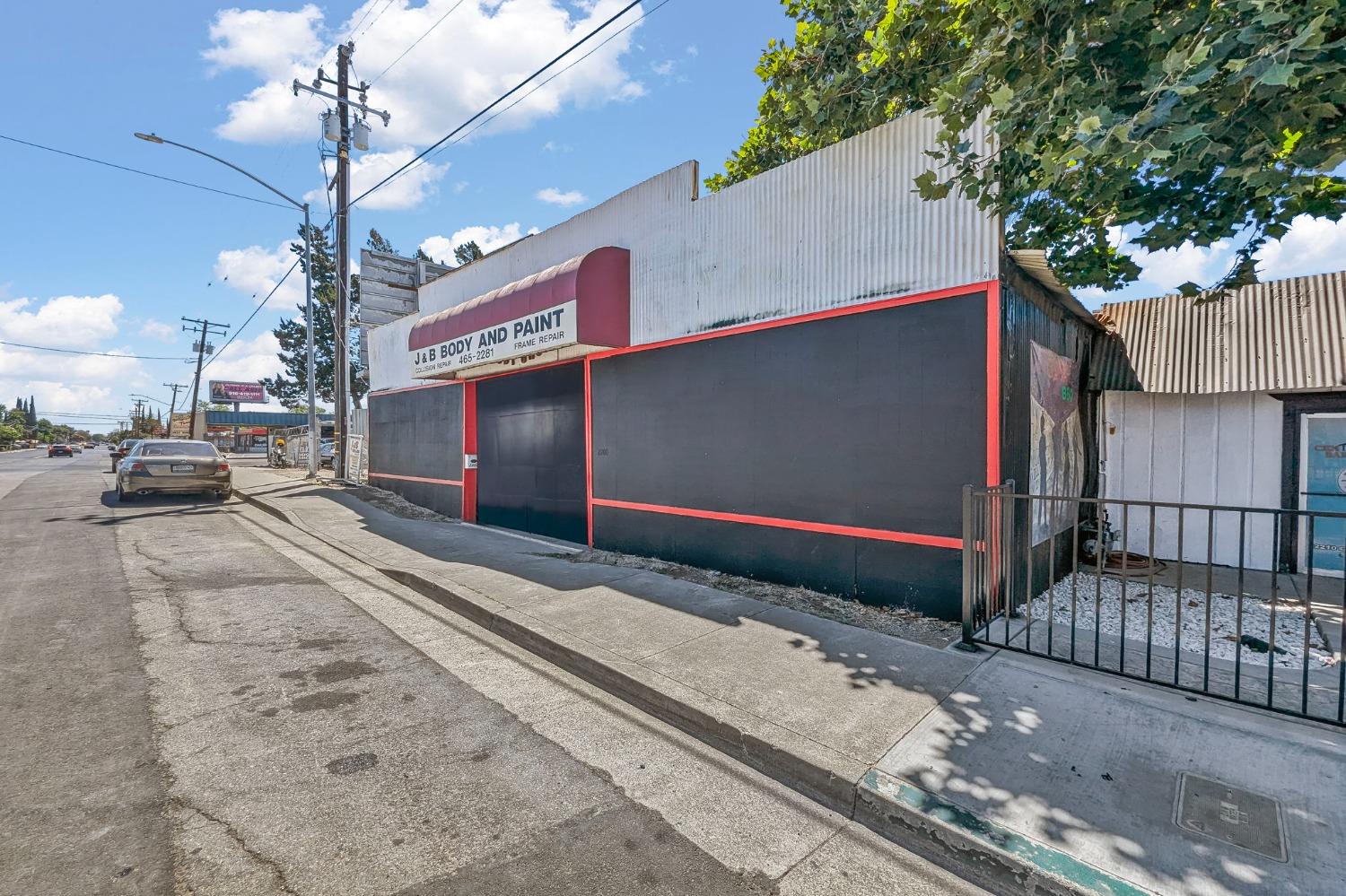 2200 Country Club Boulevard