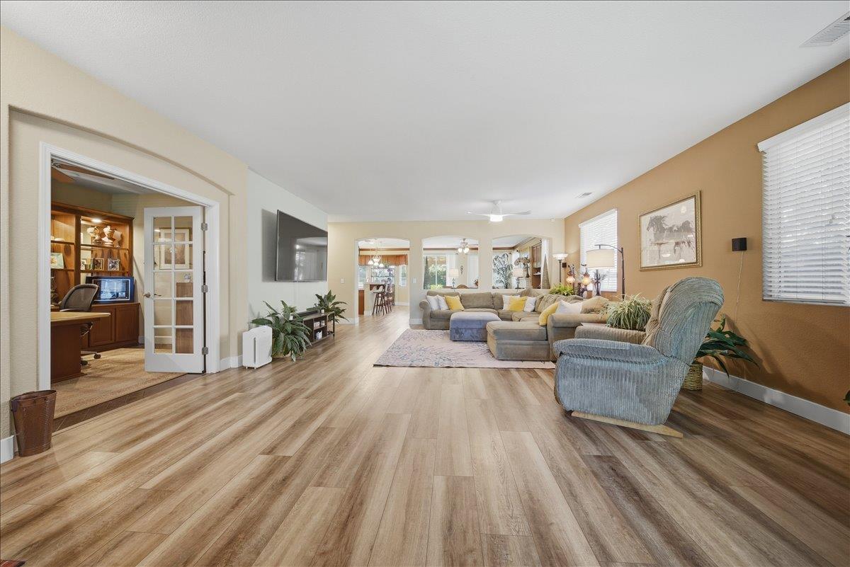 1340 Table Mountain Drive