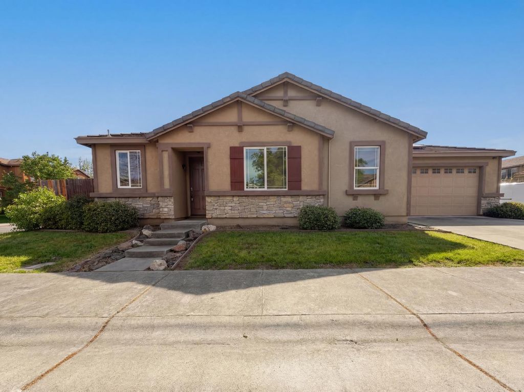 Photo of 400 Caravaggio Circle, Sacramento, CA 95835 (MLS # 226032772)