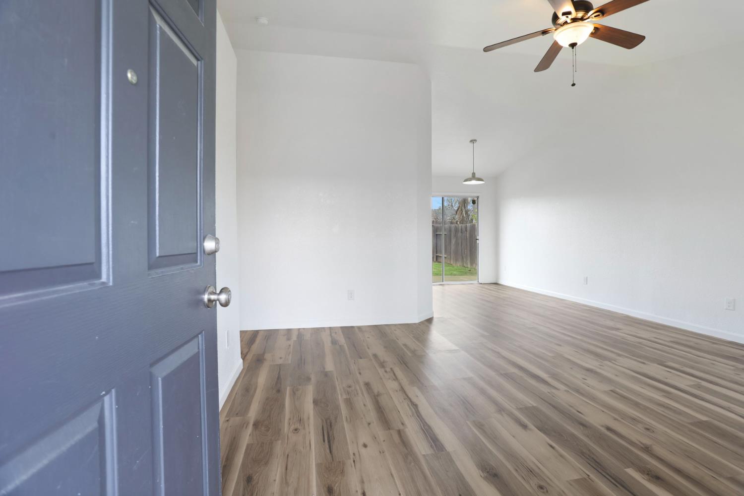 1049 Lake Park Avenue