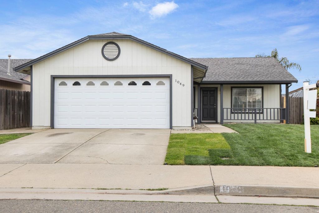 Photo of 1049 Lake Park Avenue, Galt, CA 95632 (MLS # 226020395)