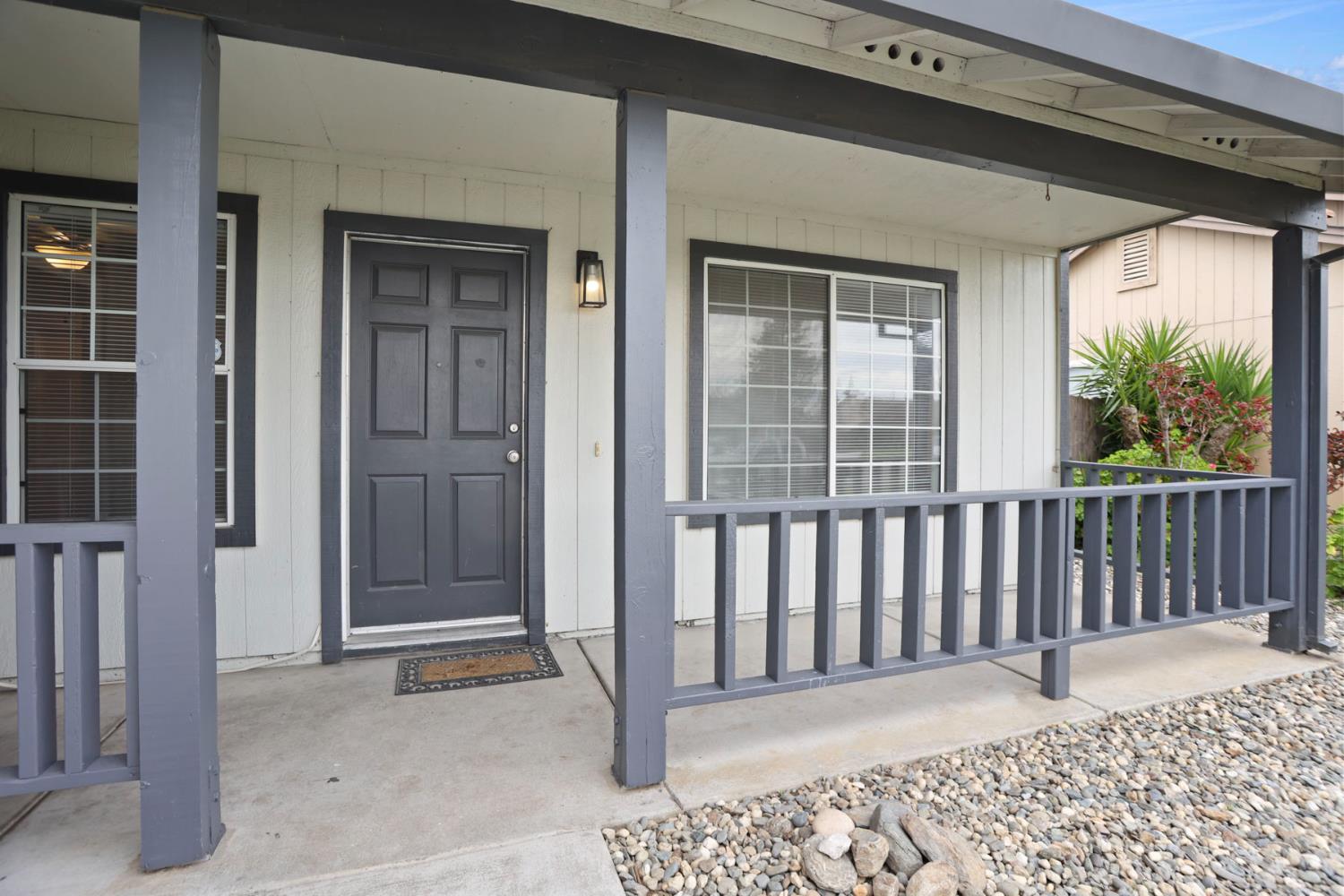 1049 Lake Park Avenue