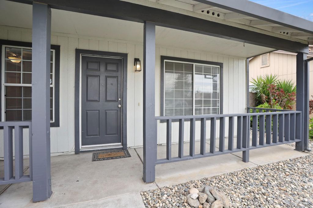 Photo of 1049 Lake Park Avenue, Galt, CA 95632 (MLS # 226020395)