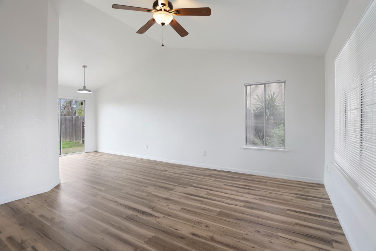 1049 Lake Park Avenue