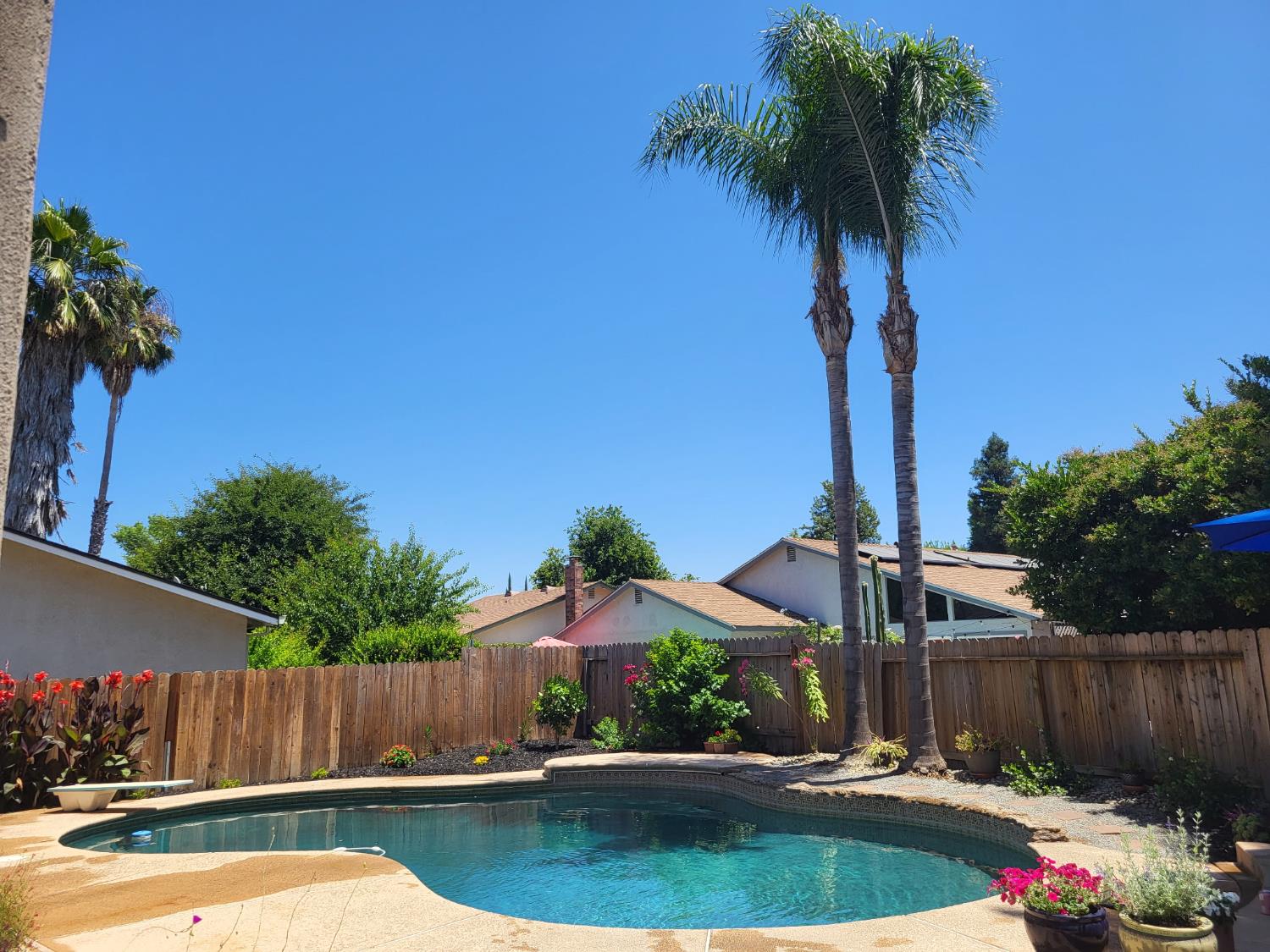 9212 Falkland Way