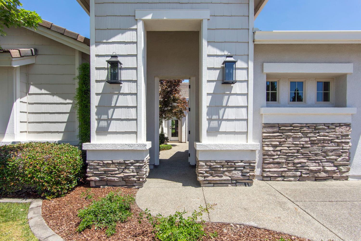 1607 Barn Valley Lane