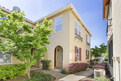 8430 Crystal Walk Circle 65 Elk Grove CA 95758