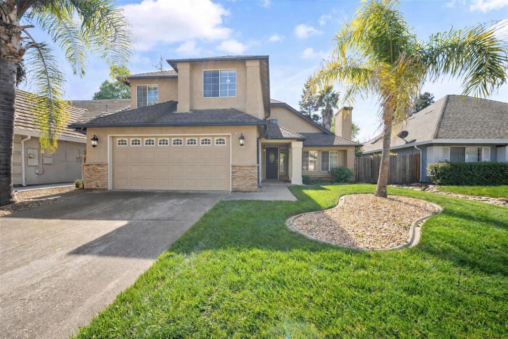 Photo of 6012 Laguna Park Drive, Elk Grove, CA 95758 (MLS # 226033110)