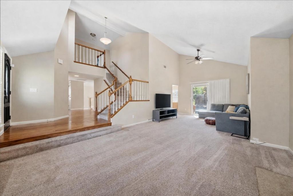 Photo of 6012 Laguna Park Drive, Elk Grove, CA 95758 (MLS # 226033110)