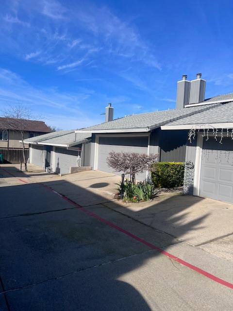 3381 La Canada Road 1