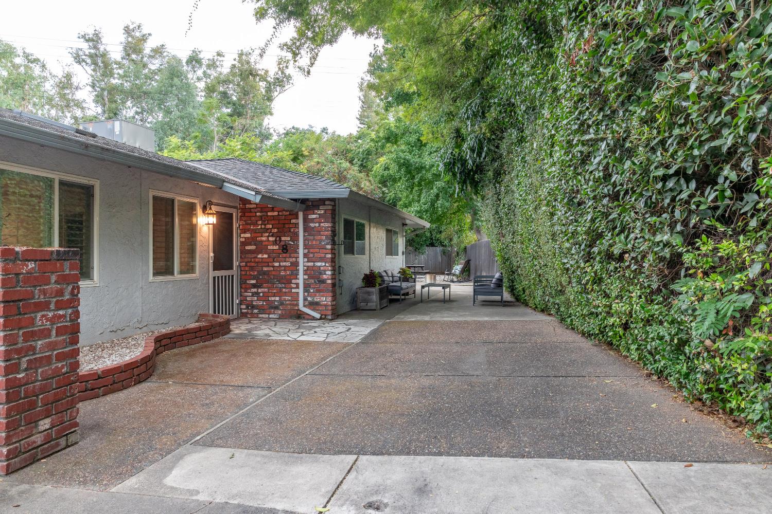 5208 Moddison Avenue