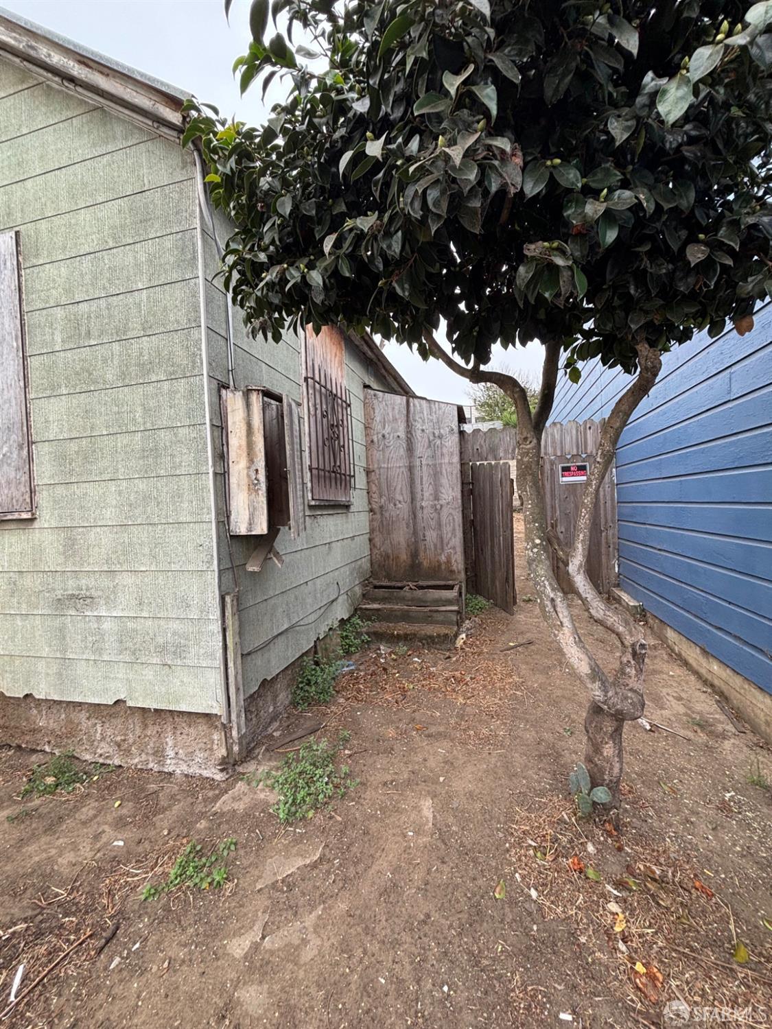 1279 Gilman Avenue