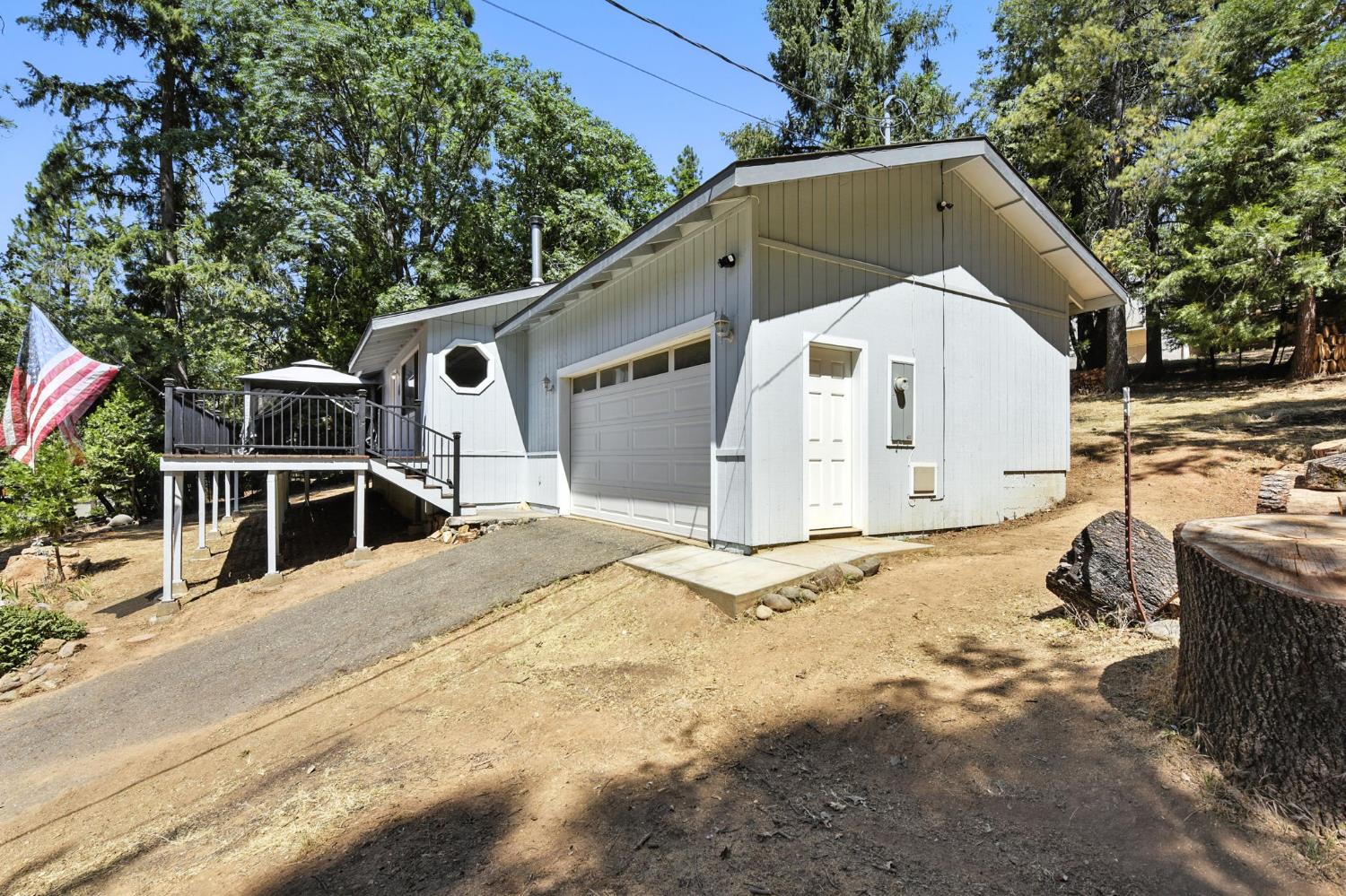 5479 Wisteria Road