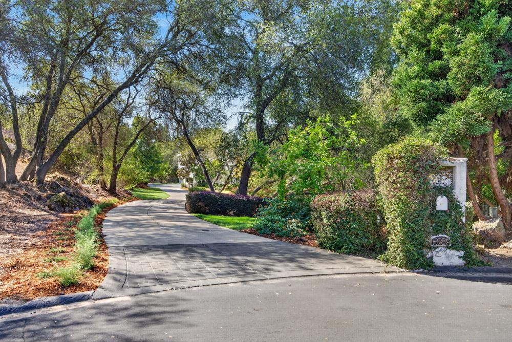 5988 Alta Loma Court