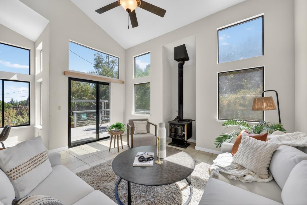 2489 Knollwood Drive