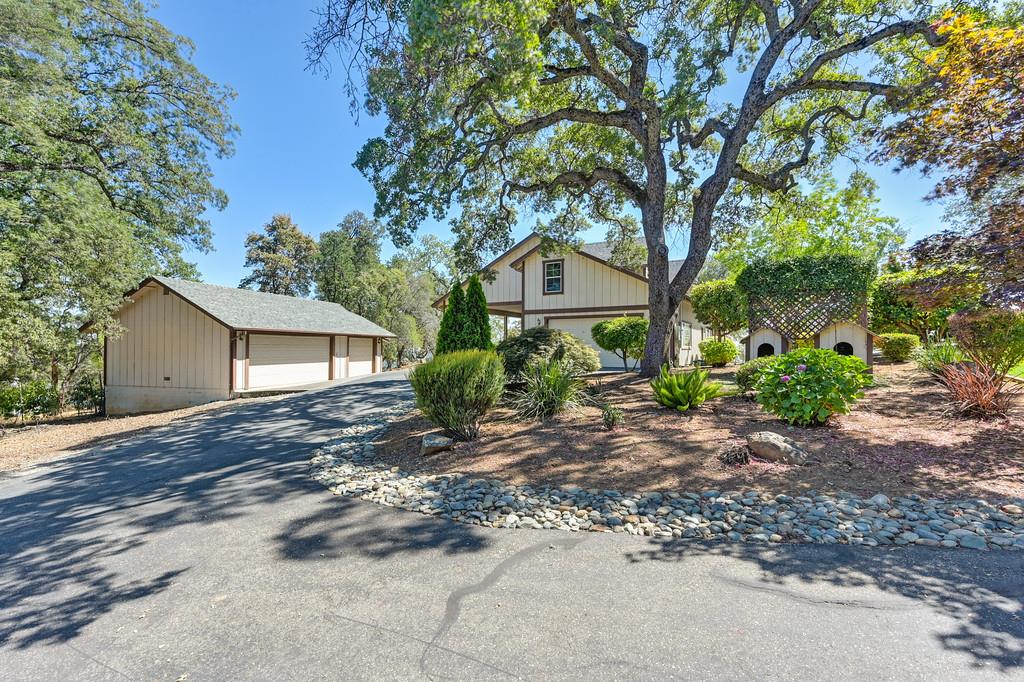 2500 Beacon Hill Drive