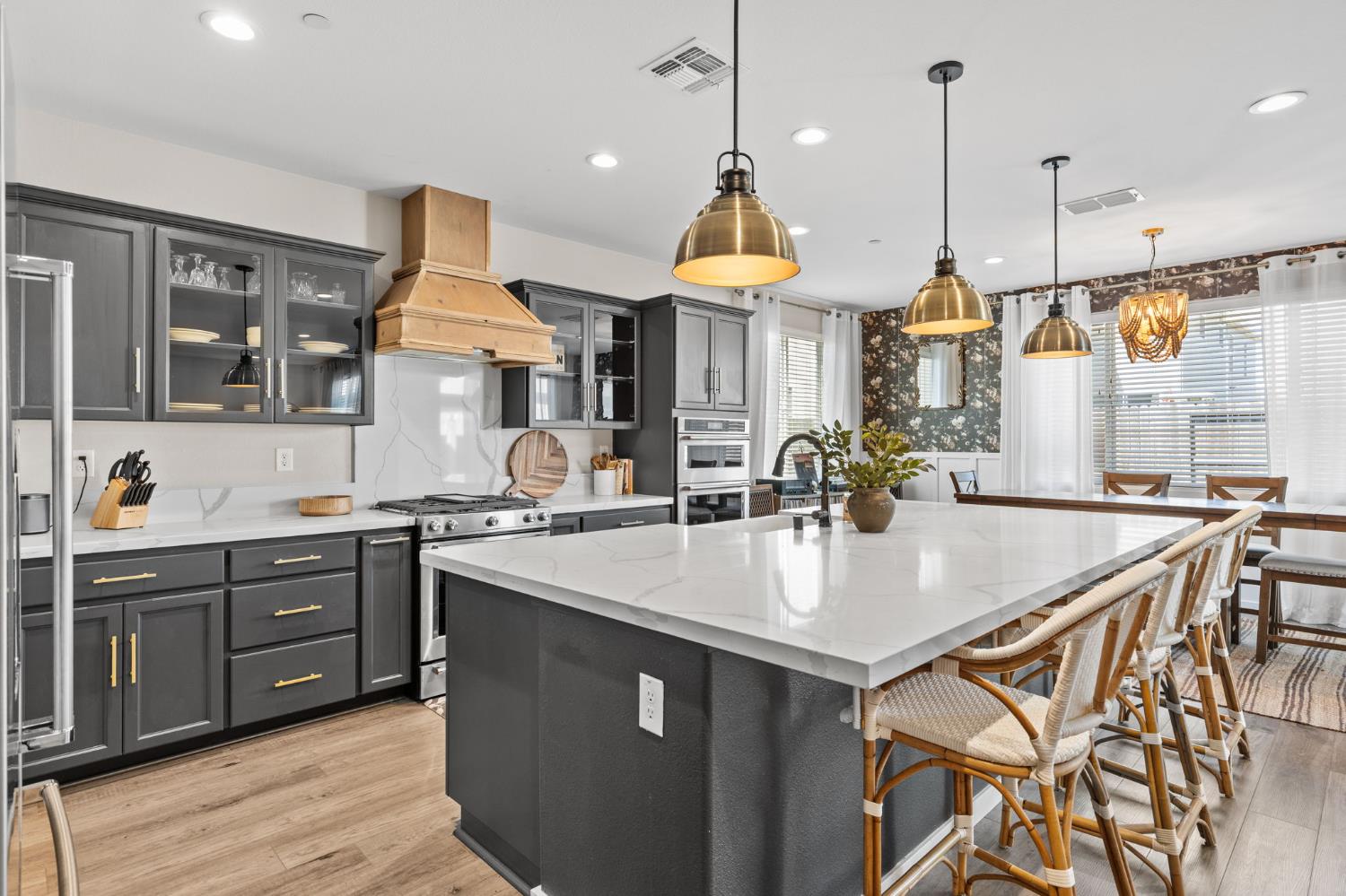 812 Cross Creek Lane