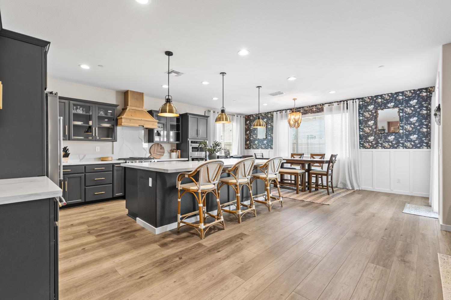 812 Cross Creek Lane