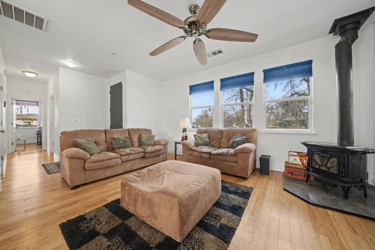 2302 Lake View Circle