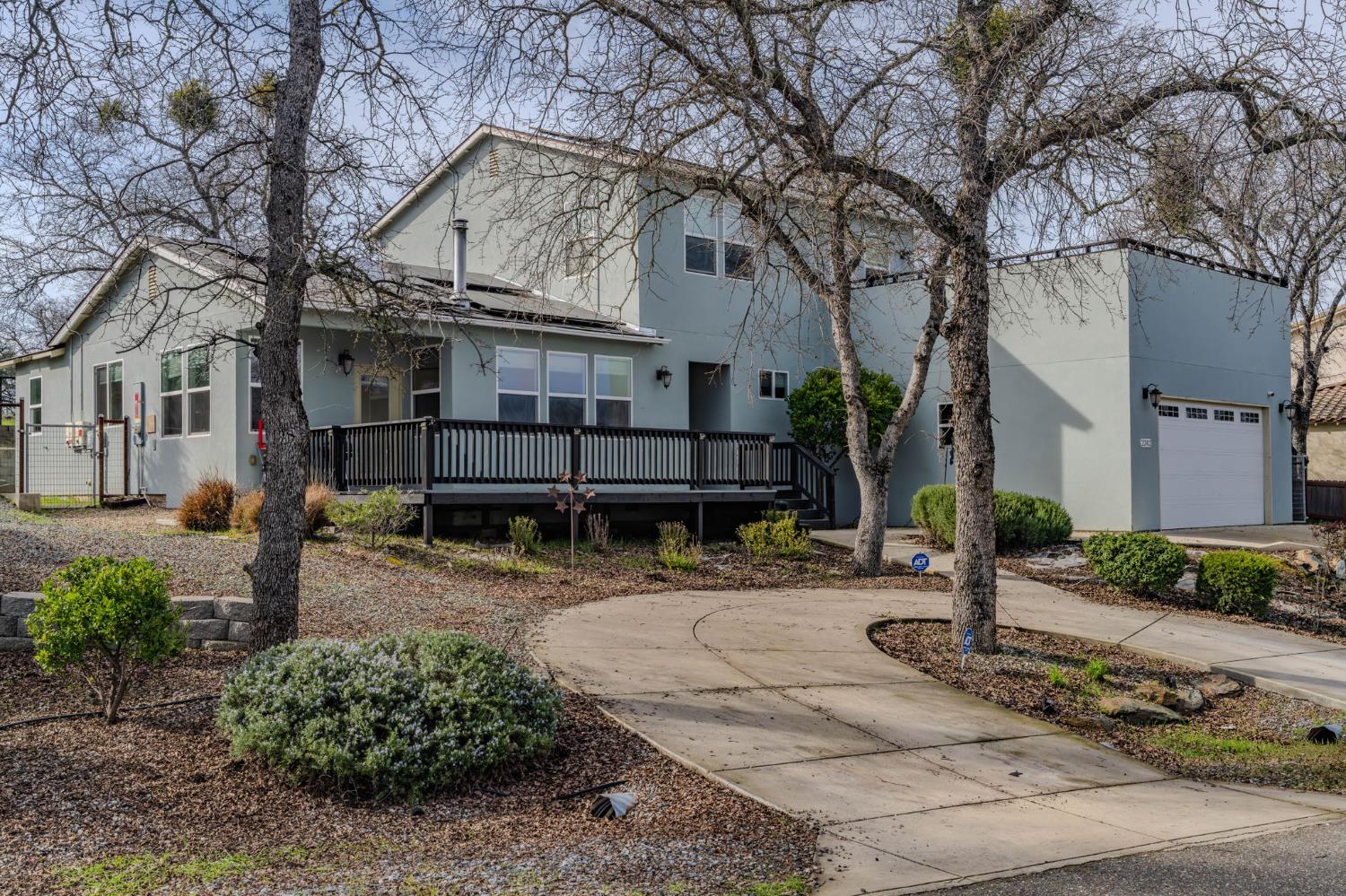 2302 Lake View Circle