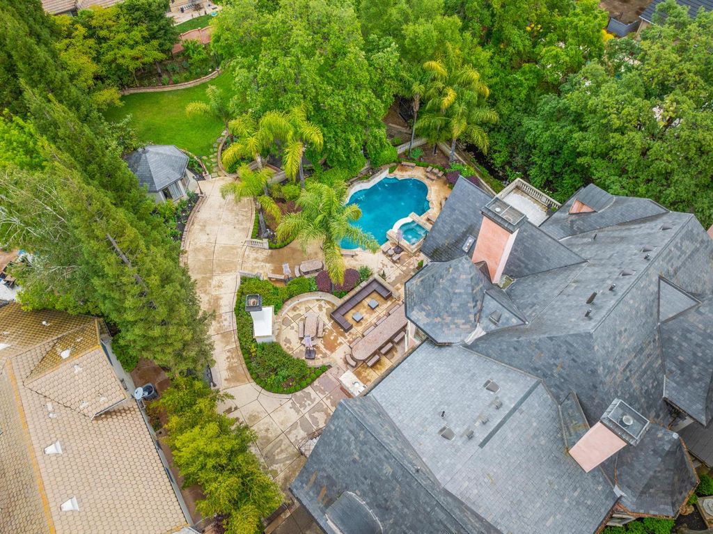 Photo of 5021 Jardin Lane, Carmichael, CA 95608 (MLS # 226020808)