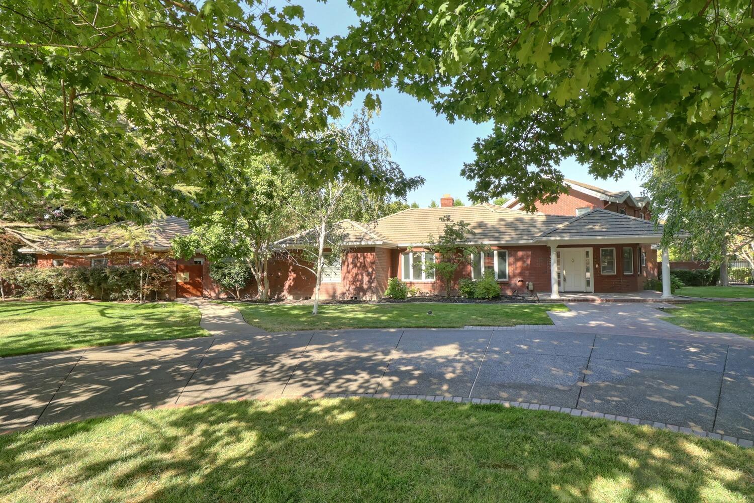 1300 Mariemont Avenue