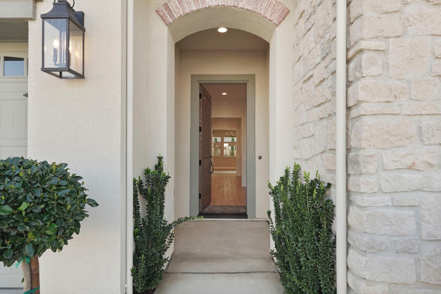 3040 Carrousel Street