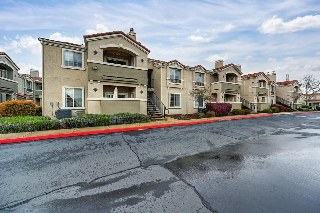 885 Halidon Way 1018