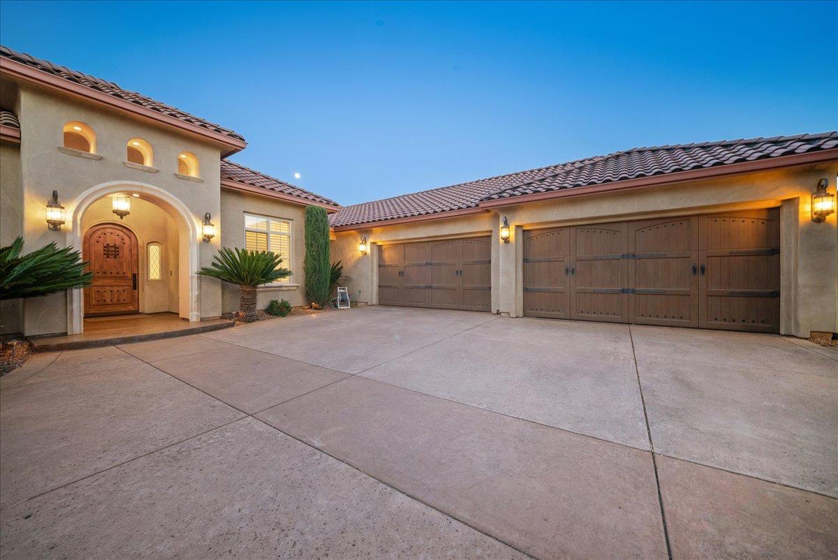 3813 Westchester Drive