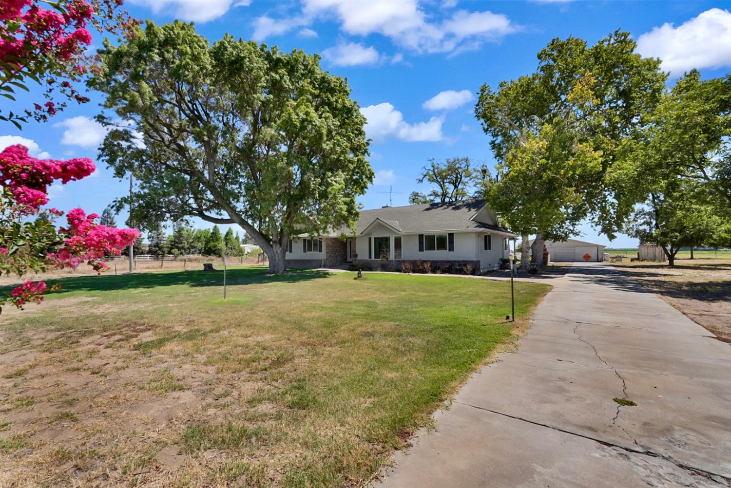 1706 N Washington Road - Photo 2
