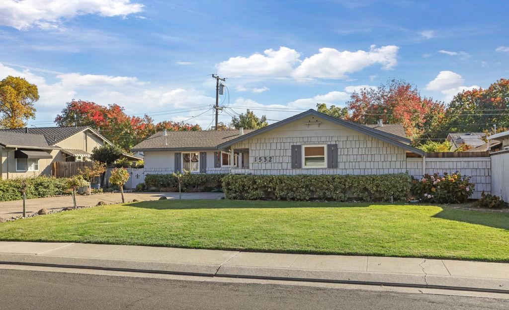Photo of 1532 Burnside Way, Stockton, CA 95207 (MLS # 225135319)