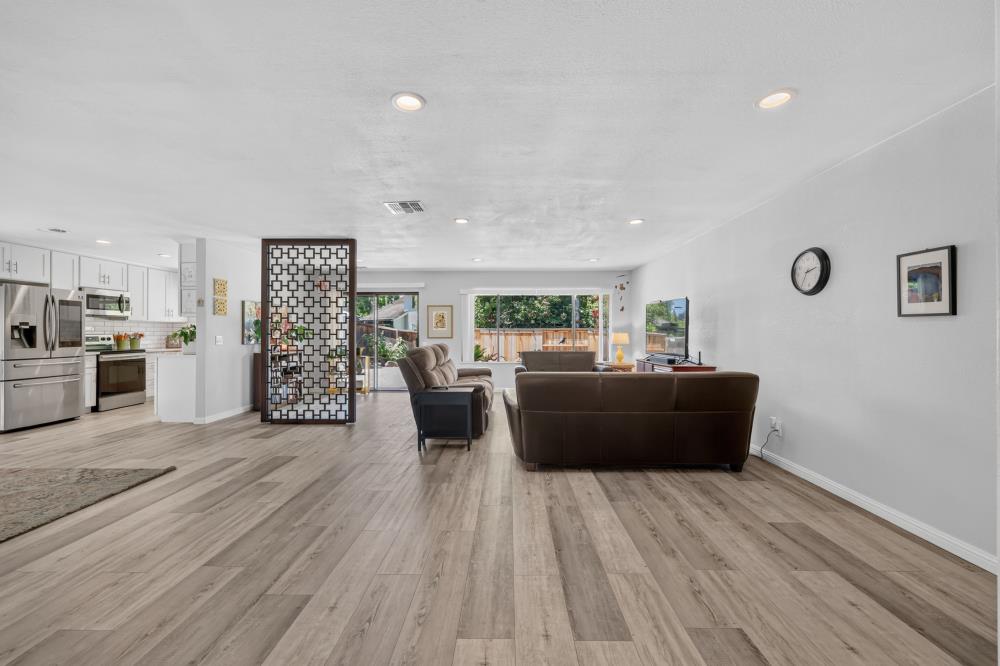 7917 Wildridge